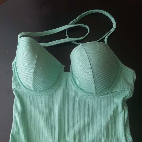 EUC SHADE & SHORE SWIMSUIT - Picture 3 of 8
